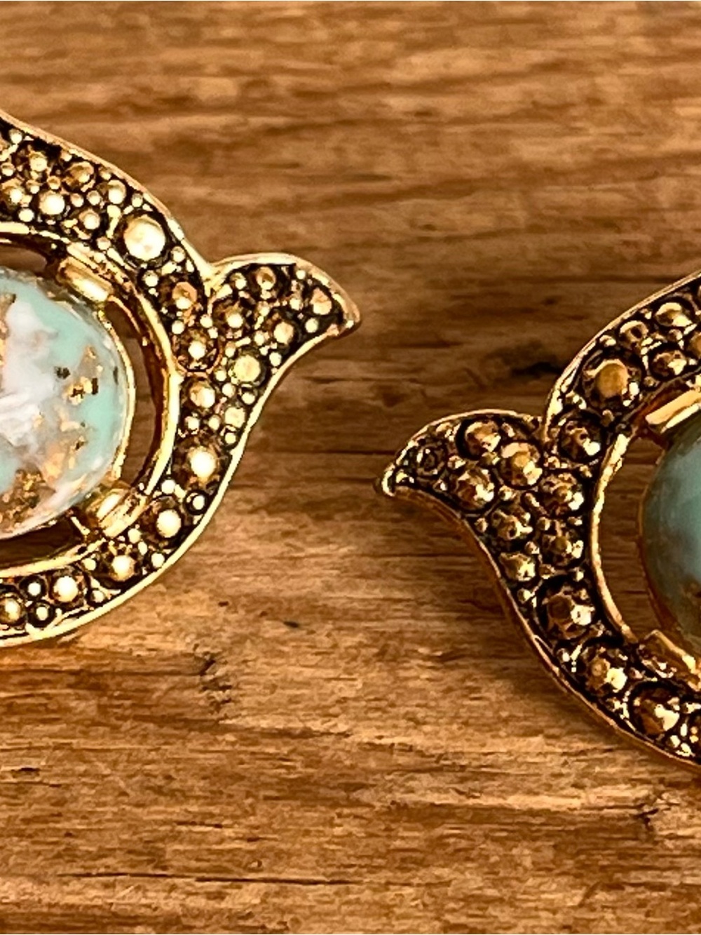 Vintage Sarah Coventry Earrings Turquoise Blue Gold Fleck Clip On 1.25”